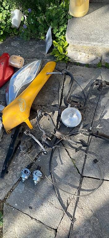 Piaggio Tutti pezzi di ricambio per scooter: Roller Teile Piaggio/Peugeot ab 1.- Fr – Difettoso da Büren an der Aare venduto da twostrokeguy 3