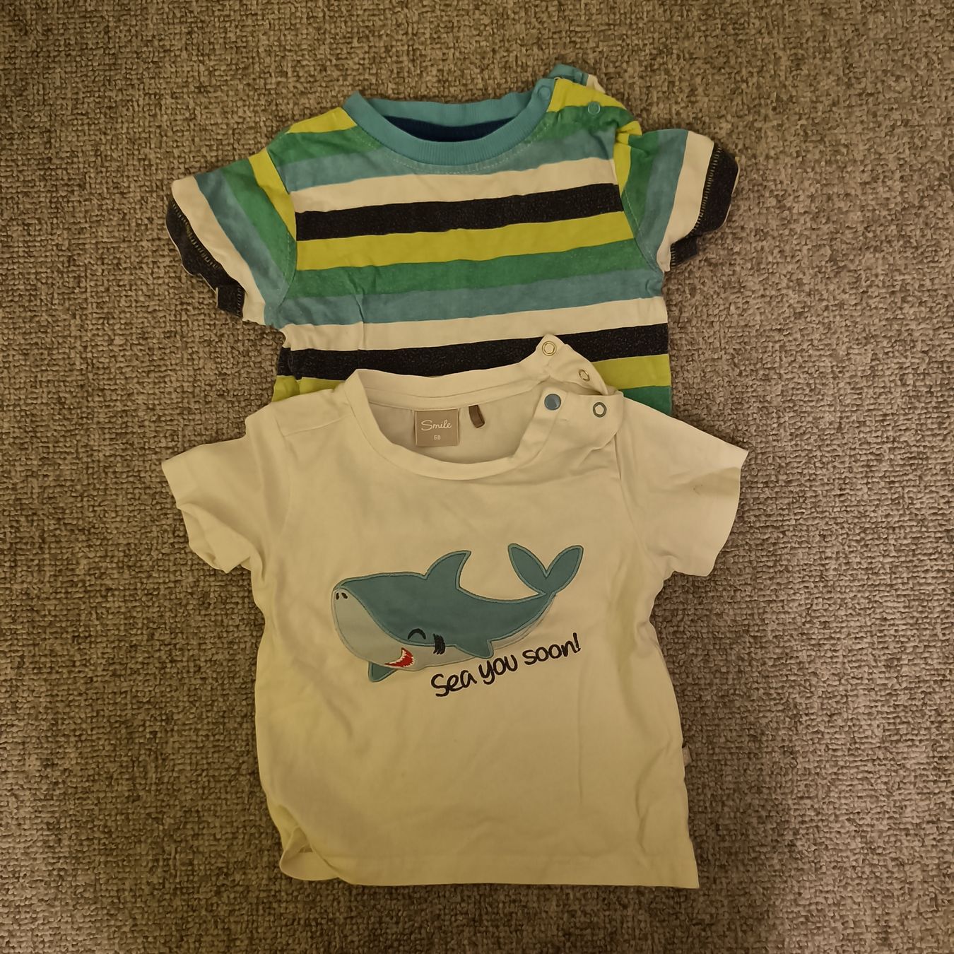 Camicie, T-shirt & Polo: T-Shirt Grösse 68 – Usato da Jaberg venduto da urig17.