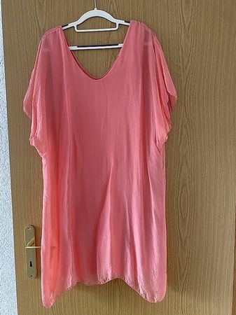 Luftiges knielanges Kleid in Korallenrosa  Gr. L/XL