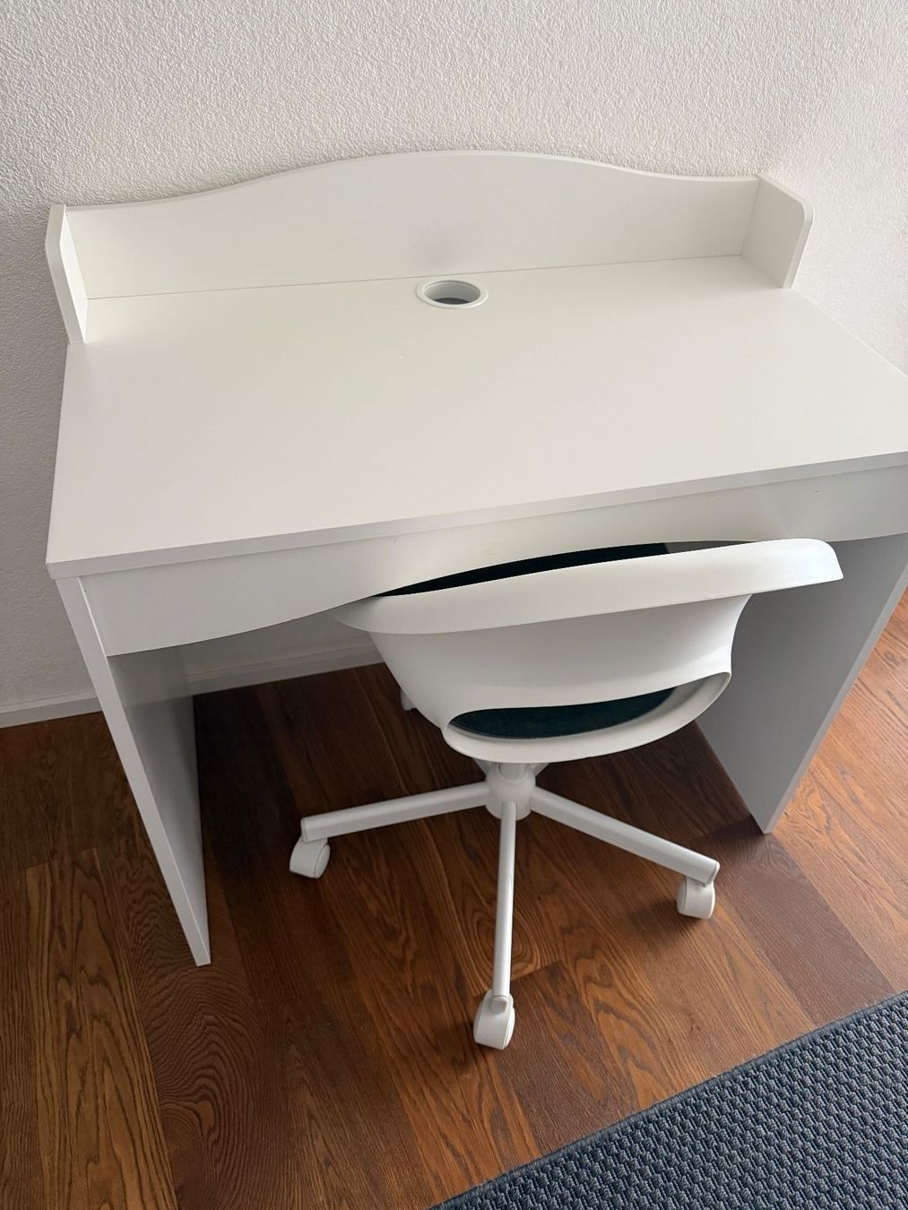 Tavoli: IKEA Smâgöra Schreibtisch mit Stuhl – Nuovo (secondo la descrizione) da Vaduz venduto da Mokka2013 2