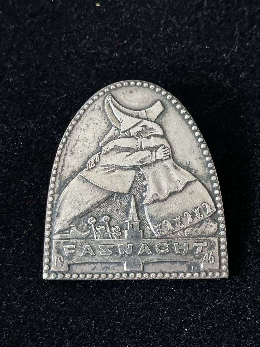 Basler Plaketten & Abzeichen: Fasnacht Basel SILBER 1946 – Gebraucht aus Basel von fasnachtsoutlet1965