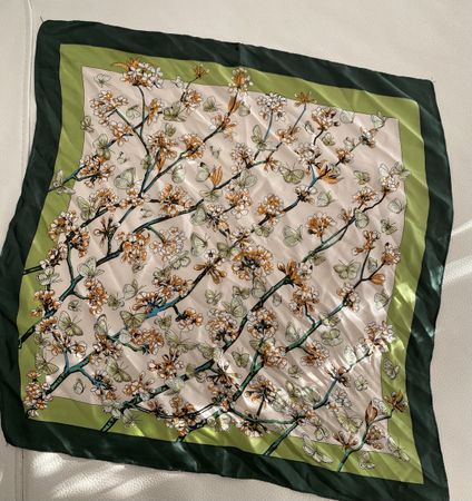 Seiden Foulard 🌸