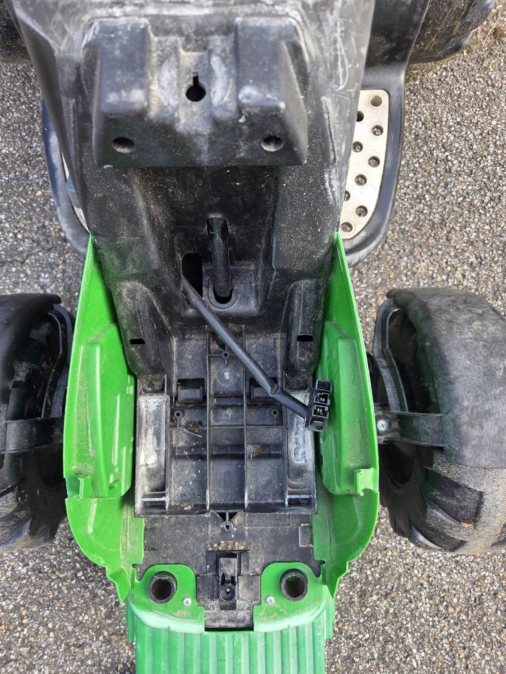 Peg Perego Veicoli per bambini: Peg Perego John Deere Elektrotraktor – Difettoso da Ebnet venduto da Volvo.Power 2
