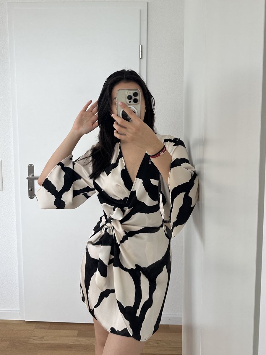 H&M Kleider: Kleid von H&M  – Neu (gemäss Beschreibung) aus Brugg AG von sanfllower 1