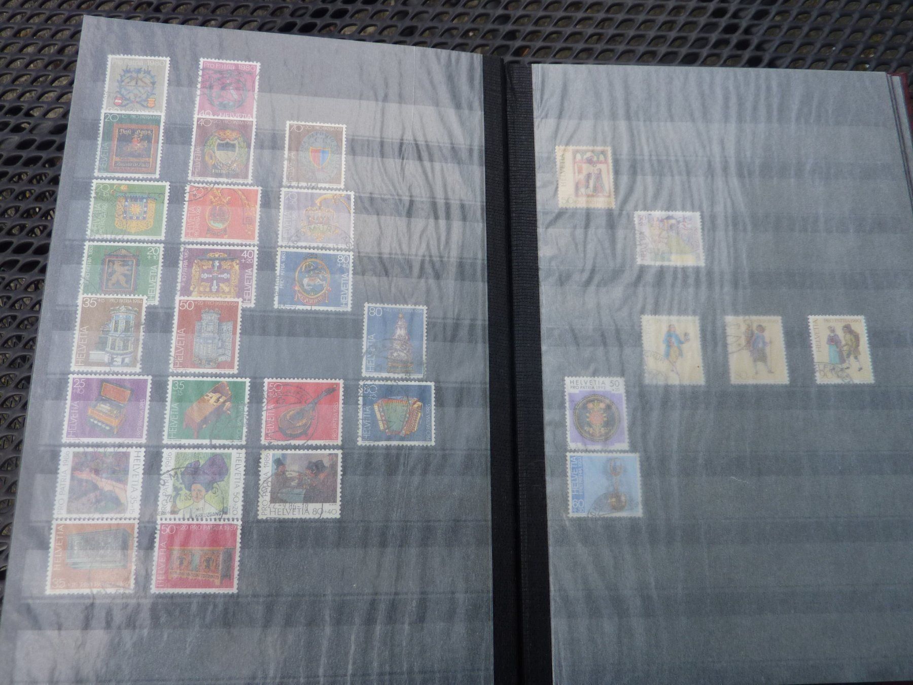 Tutti i francobolli: Briefmarkenalbum, Pro Patria – Usato da Gelfingen venduto da btrottmann 3