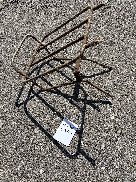 Topcase: Alter Gepäckträger für alte Vespa  – Gebraucht aus Mézières FR von Bourdon 1