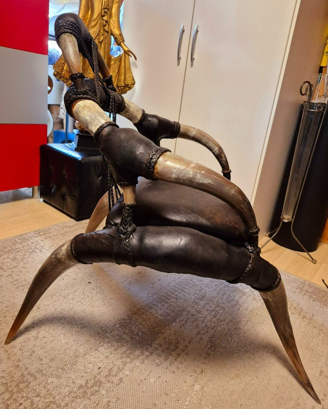 Poltrone: Extravaganter Leder - Horn -Sessel aus Essaouria – Usato da Schafhausen im Emmental venduto da Herzrose 2