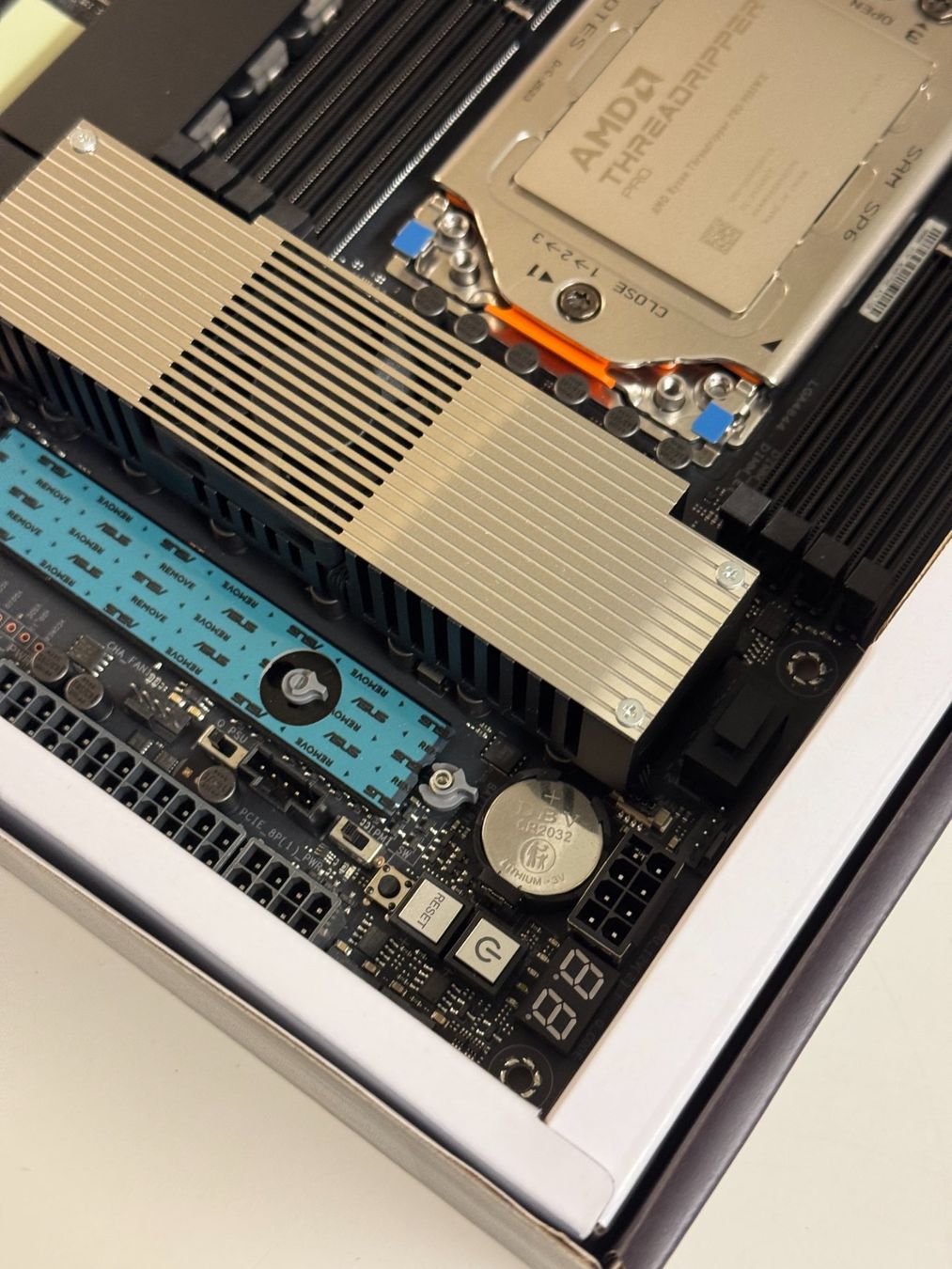 Amd Composants électroniques: Set AMD Threadripper Pro 9985WX + ASUS Pro WS WRX90E – Neuf (Voir description) à Basel par Archi40 4