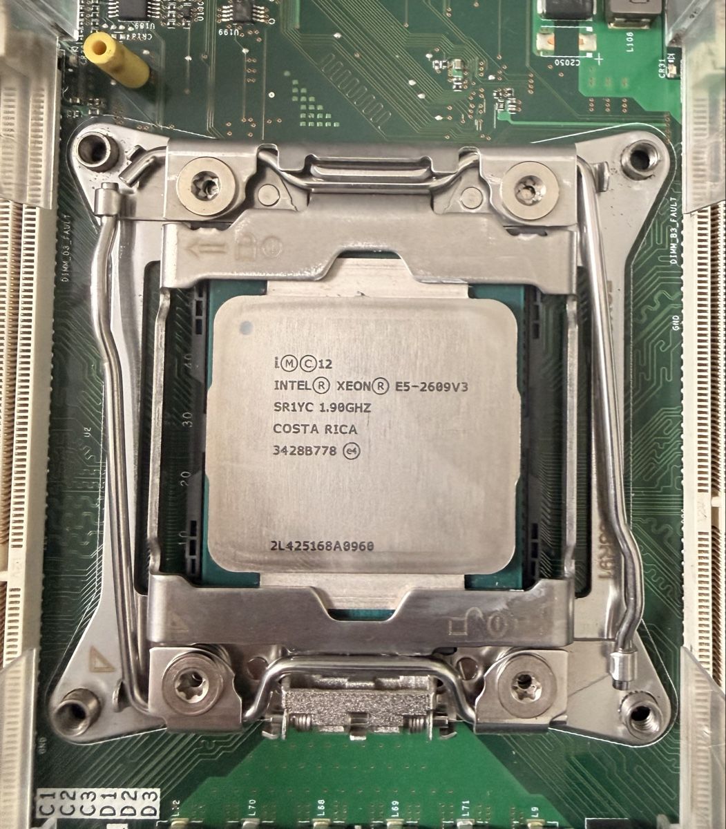 Cisco Server: Cisco Blade Server / Xeon E5 2609 v3 / 32 GB ram – Difettoso da Menzingen venduto da PC_Solutions 1