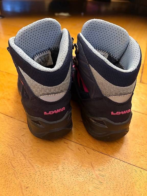 Scarpe per ragazzi: LOWA Wanderschuhe Grösse 33 – Usato da Basel venduto da sarah1220 1
