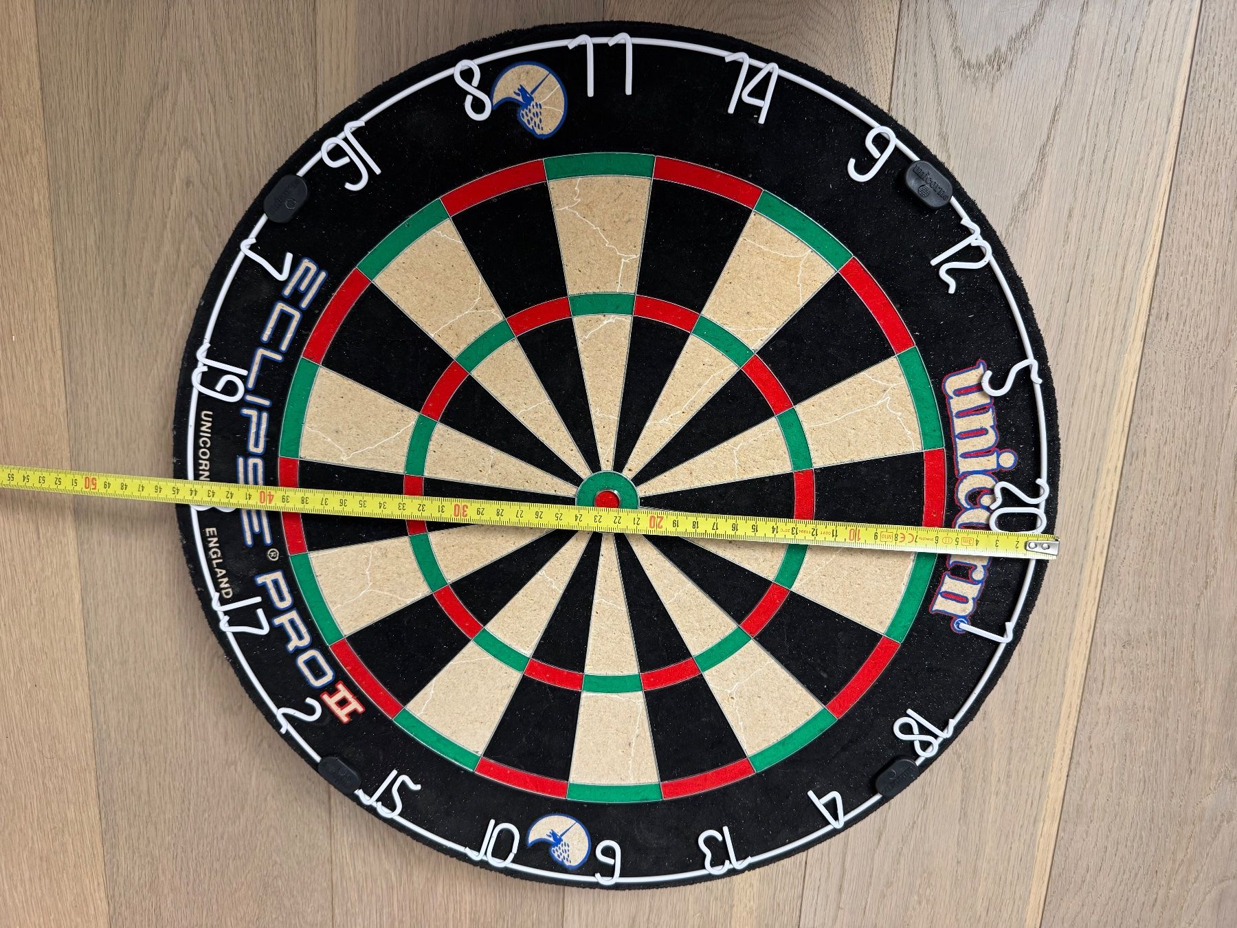 Dart: Dartscheibe inklusive Dartpfeile – Gebraucht aus Kestenholz von cvx_889vv 1