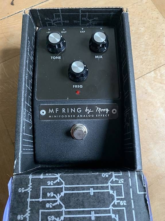 Moog Musikinstrumente: Moog Minifooger Ring Modulator Effekpedal – Gebraucht aus Biel/Bienne von noe_k767