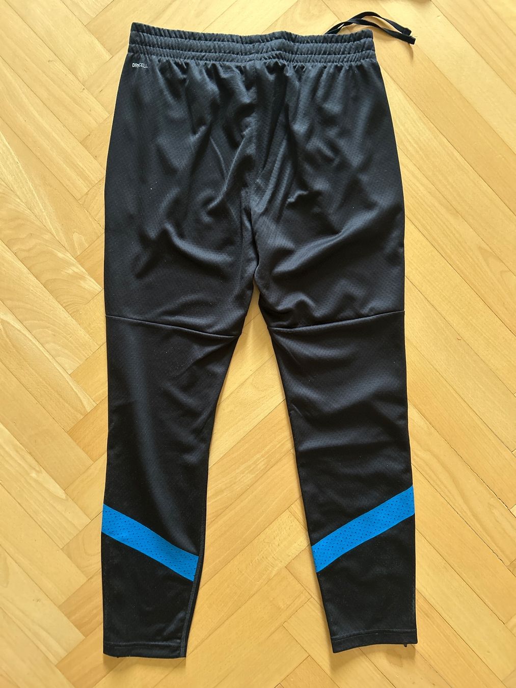Schweizer Nati Canottiere & Pantaloni: PUMA SFV Schweizer Nati Set NEU ORIGINAL VERPACKT – Nuovo e nell'imballaggio originale da Luzern venduto da Sunnysmile0511 7