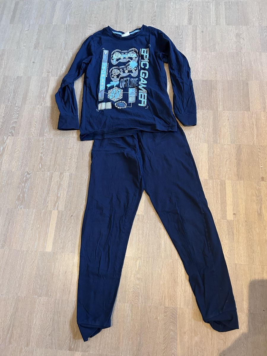 C&A Pyjamas: 2 Pyjamas von C&A Grösse 164 – D'occasion à Burgdorf par Starmorpheus 1