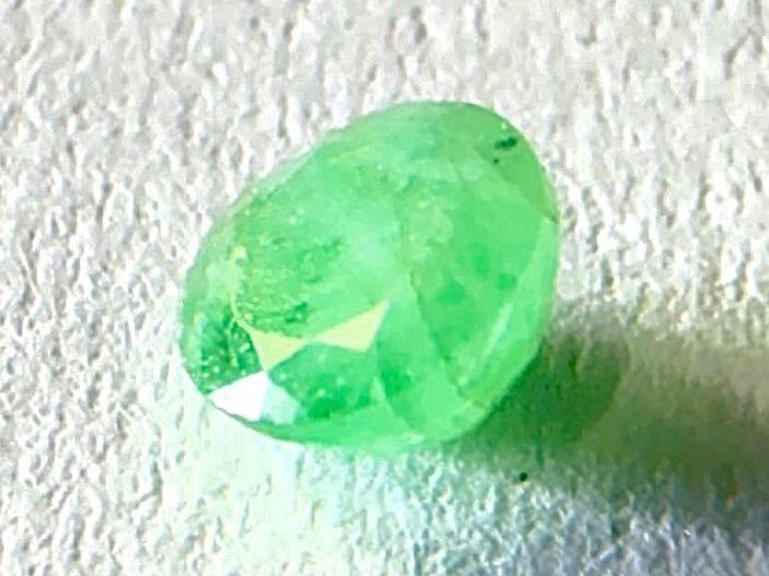 Edelsteine: Natural, echter  Smaragd, transluzid /0.4ct / AA/HV/G – Neu (gemäss Beschreibung) aus Zuerich von SonderArt-Wertgut 1