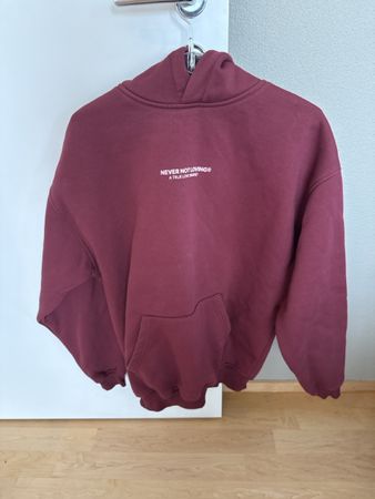 Kapuzenpullover NEVER NOT LOVING Weinrot Grösse XS 