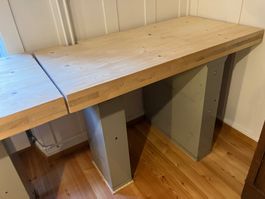 Werkbank Massivholz mit Metallfüssen Länge 1.4m