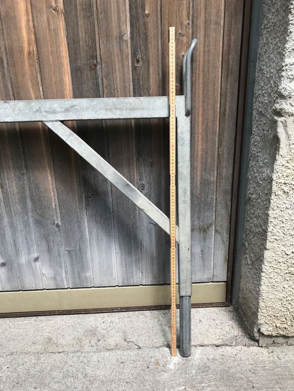 Accessori per altri veicoli: Lieferwagen -Trägerteil – Difettoso da Elm venduto da 2084SRB 1