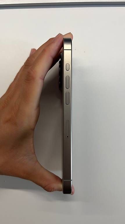 Telefoni cellulari / Smartphones: Iphone 15 Pro 128GB – Usato da Oberglatt ZH venduto da shalareb 4