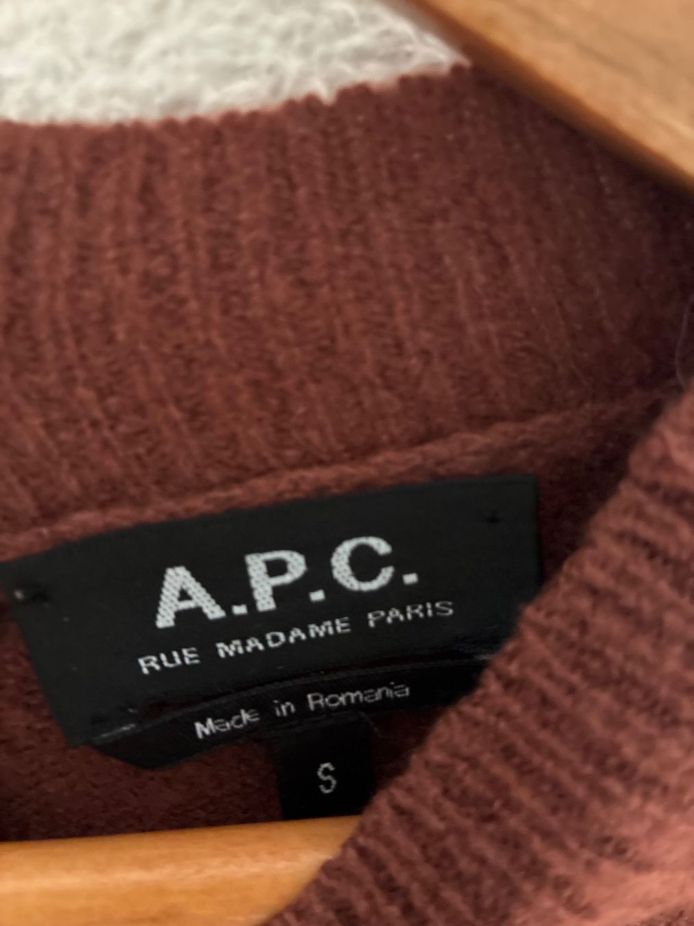 Apc Pullover & Sweatshirts: A.P.C. Pullover braun Wollmischung Gr. S – Gebraucht aus Fribourg von waves55
