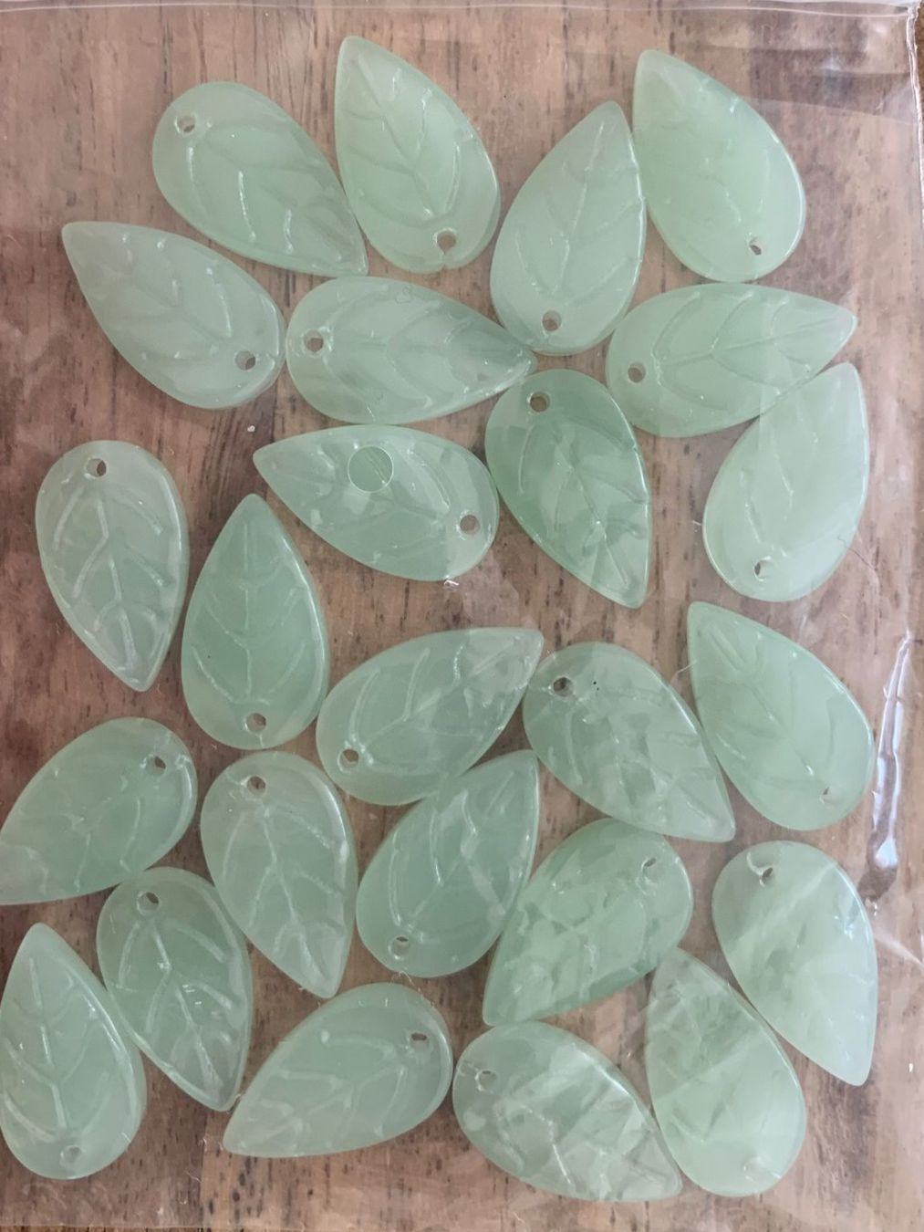 Perle (finte): Glasperlen mint Blätterform, 25 Stück – Nuovo e nell'imballaggio originale da Geneve venduto da vane267 1
