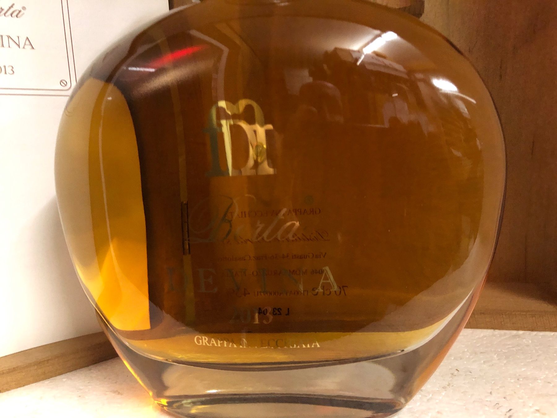 Berta Spiritueux: Grappa Berta Devina in edler Holzkiste 2013 – Neuf avec emballage d'origine à Wöschnau par Vinsale 1