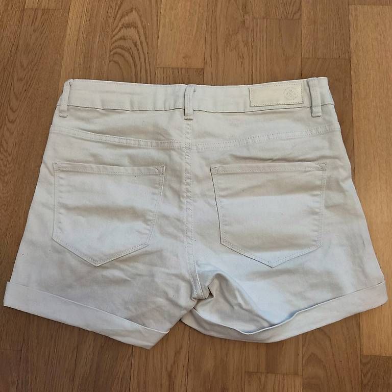 Pantaloni: Kurze Hose, weiss, Grösse S Vero Moda – Usato da Buttisholz venduto da sch_7jfz 4