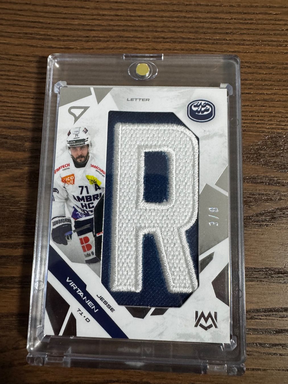 Sportzoo Carte collezionabili: Sportzoo Letter Virtanen /8 – Usato da Estavayer-le-Lac venduto da fav_7cfn