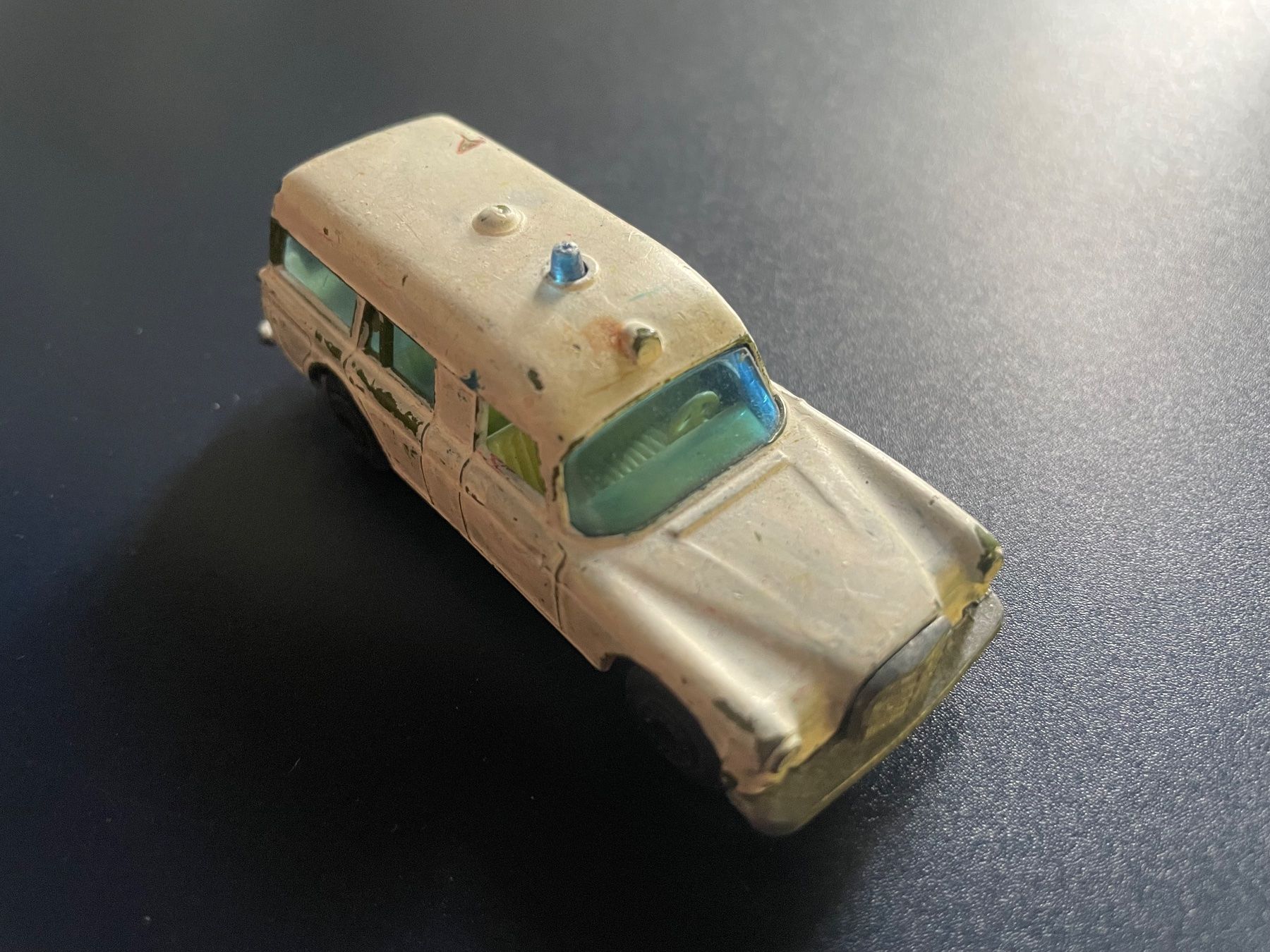 Matchbox Modellautos: Matchbox Superfast Merdes Benz "Binz Ambulance" – Gebraucht aus Volketswil von rubin74 4