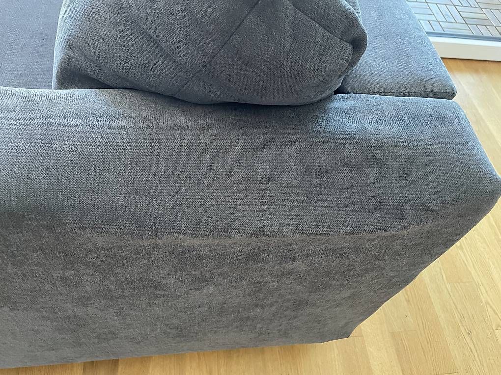 Sofas: Ecksofa Grau mit Schlaffunktion und Strauraum – Gebraucht aus Basel von msa_vtq6 4