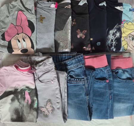 12 Stk. Mädchen Kleiderpaket Shirts & Jeans Grösse 110/116