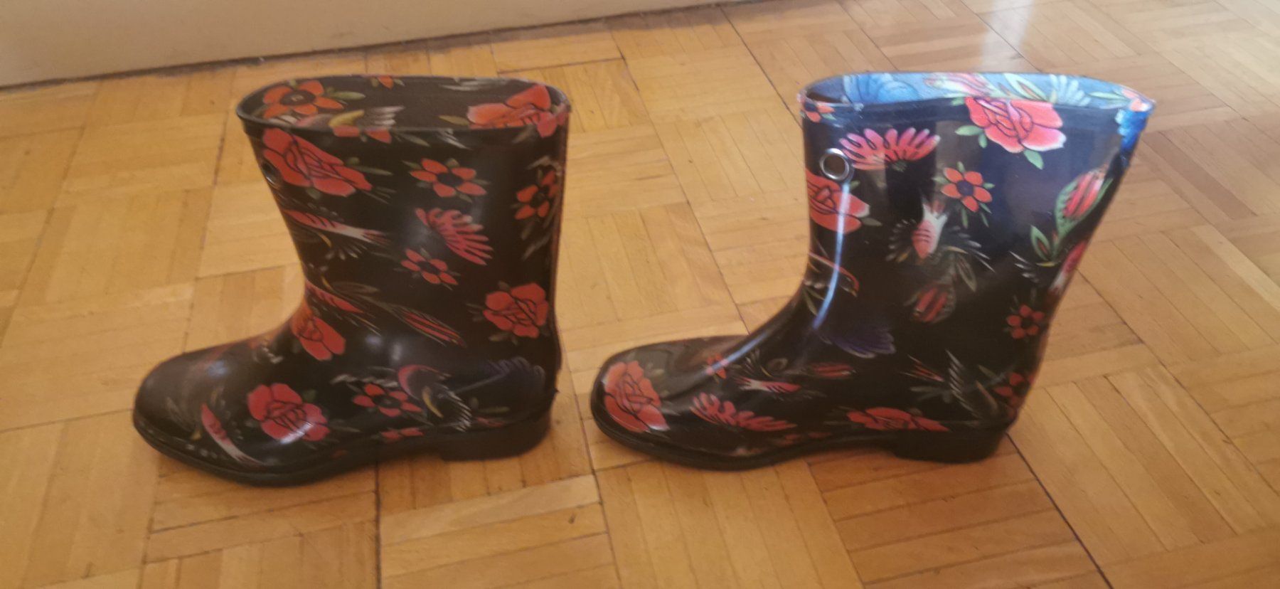 Scarpe da donna: Bottes de pluie fleurs – Usato da Genève venduto da vins50 3