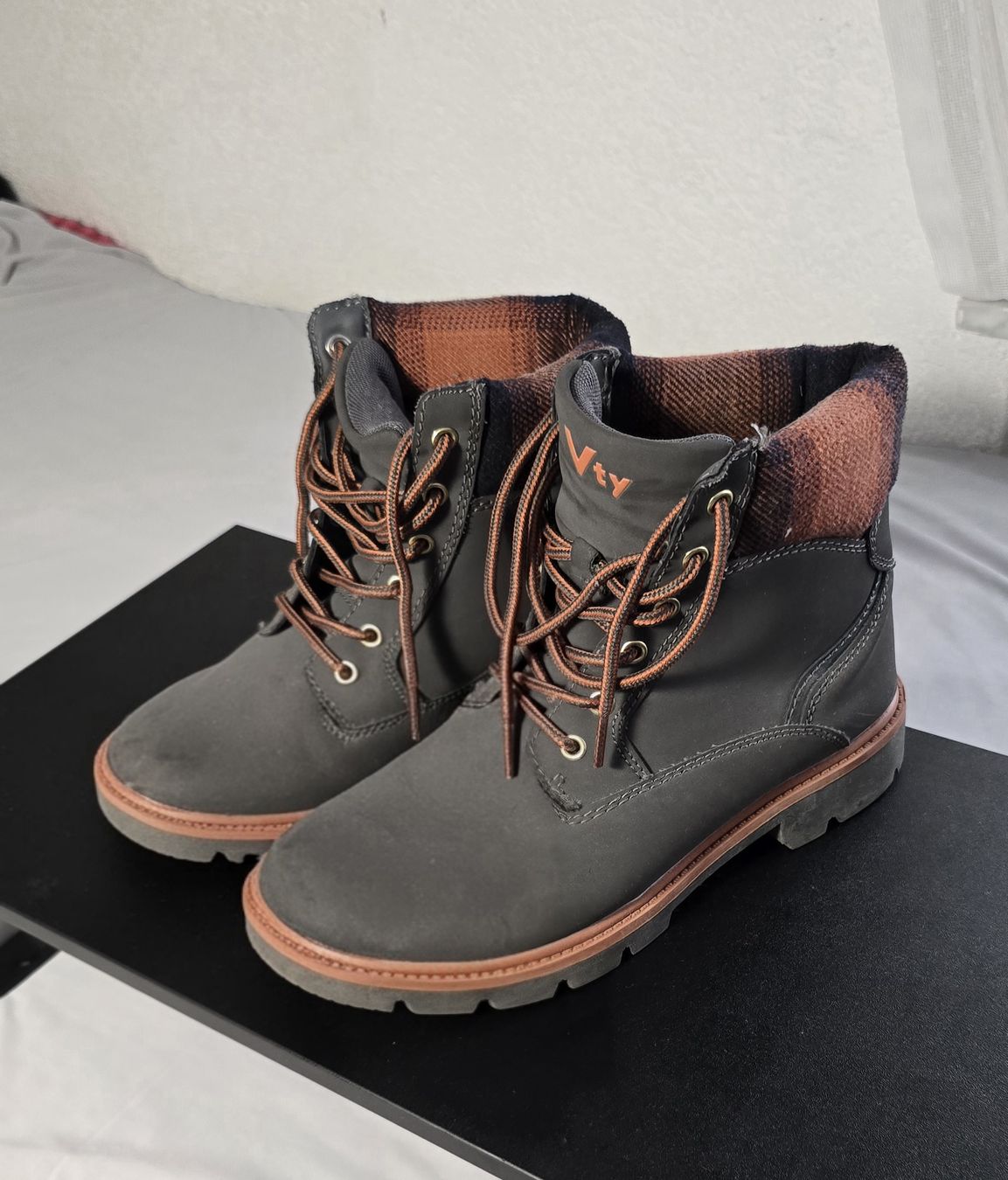 Scarpe da uomo: Stiefel Grösse 39 – Usato da Basel venduto da gin_77cv