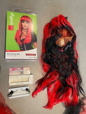 Halloween Fasnacht Kostüm Damen Gr. S Perücke Wimpern