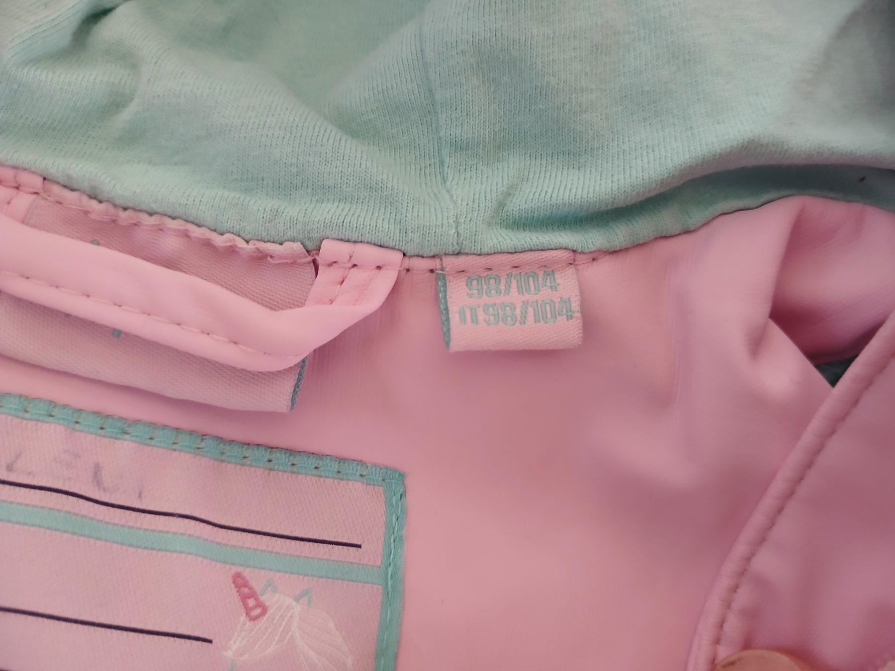 H&M Jacken & Mäntel: Regen-Jacke Mädchen Gr.98/104 – Gebraucht aus St. Margrethen SG von SamusAran 1