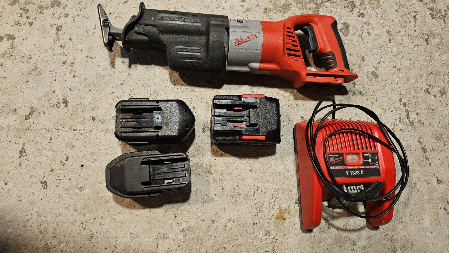 Milwaukee Sägen: Milwaukee V28 SX Säbelsäge – Gebraucht aus Widnau von We9aro