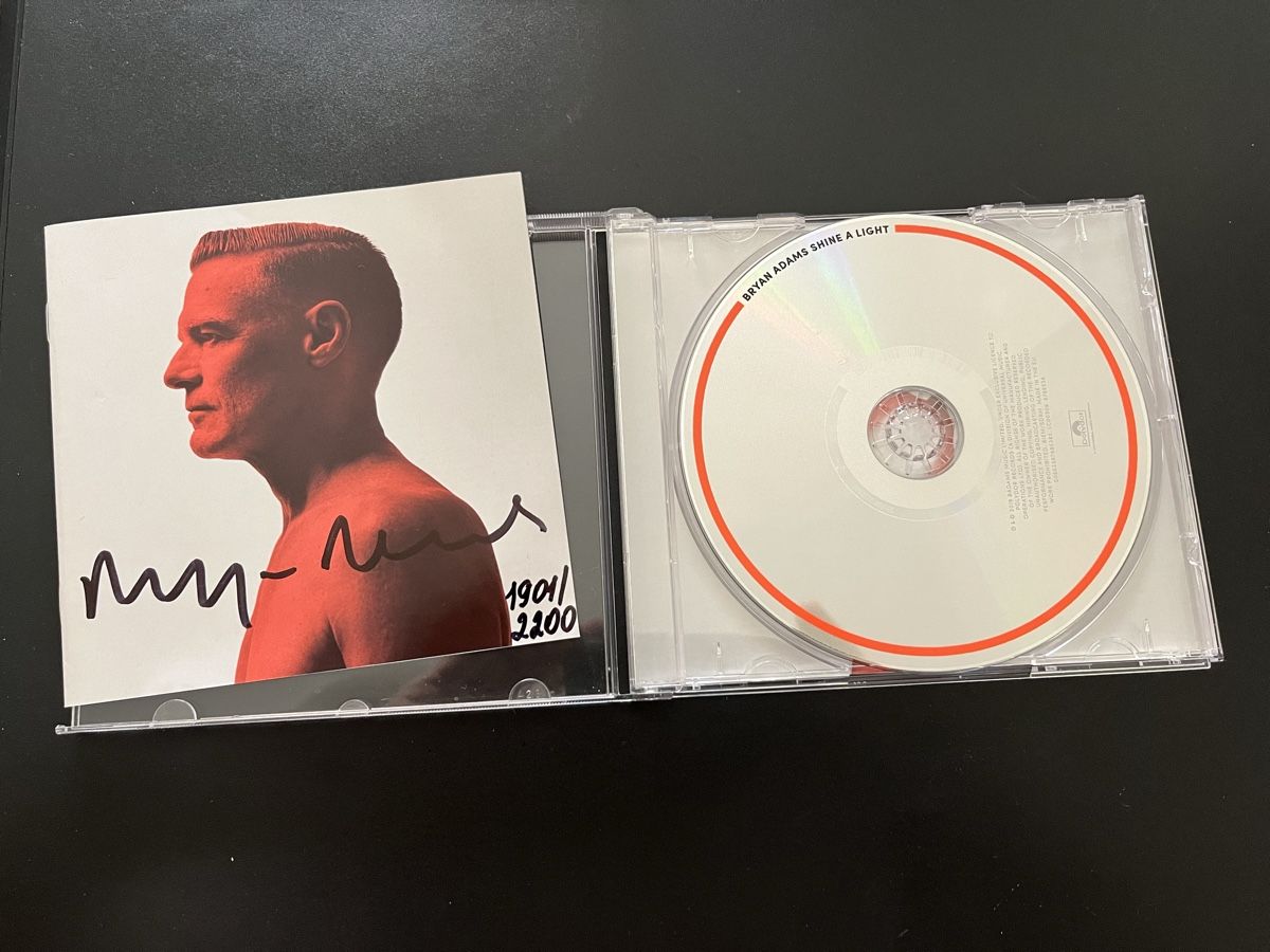 CD: CD Album Brian Adams signiert!!! – Usato da Bern venduto da Super-Trouper 1