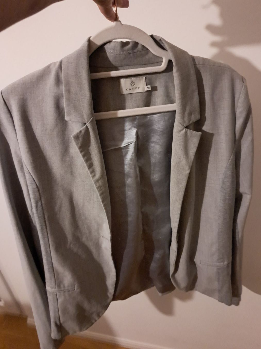 Jacken: Blazer in Hellgrau, Marke: Kaffee – Gebraucht aus Kerzers von sar_yv5s