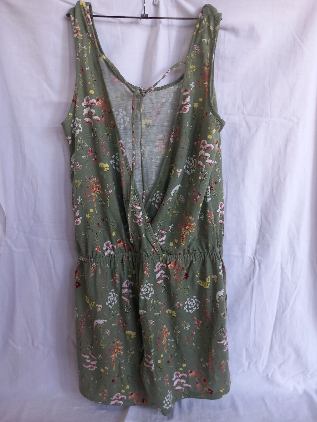Jumpsuits: Combishort Esmara verte à motifs fleuris – Neu (gemäss Beschreibung) aus Faoug von per_kp6r 1