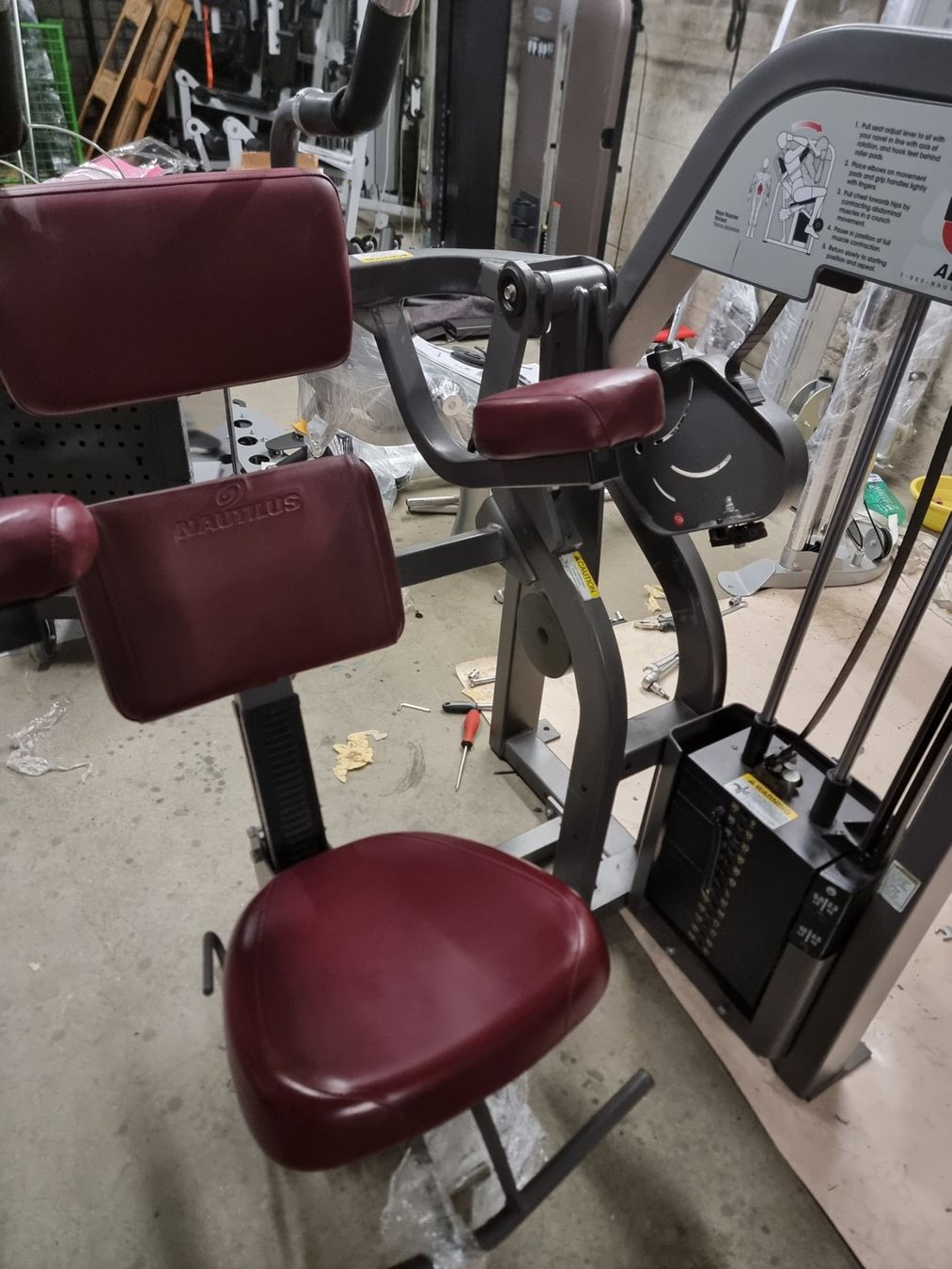 Nautilus Hometrainer: Kraftstation Nautilus Nitro Bauchmuskeltrainer Rot – Gebraucht aus Aarau von Aboudx 3
