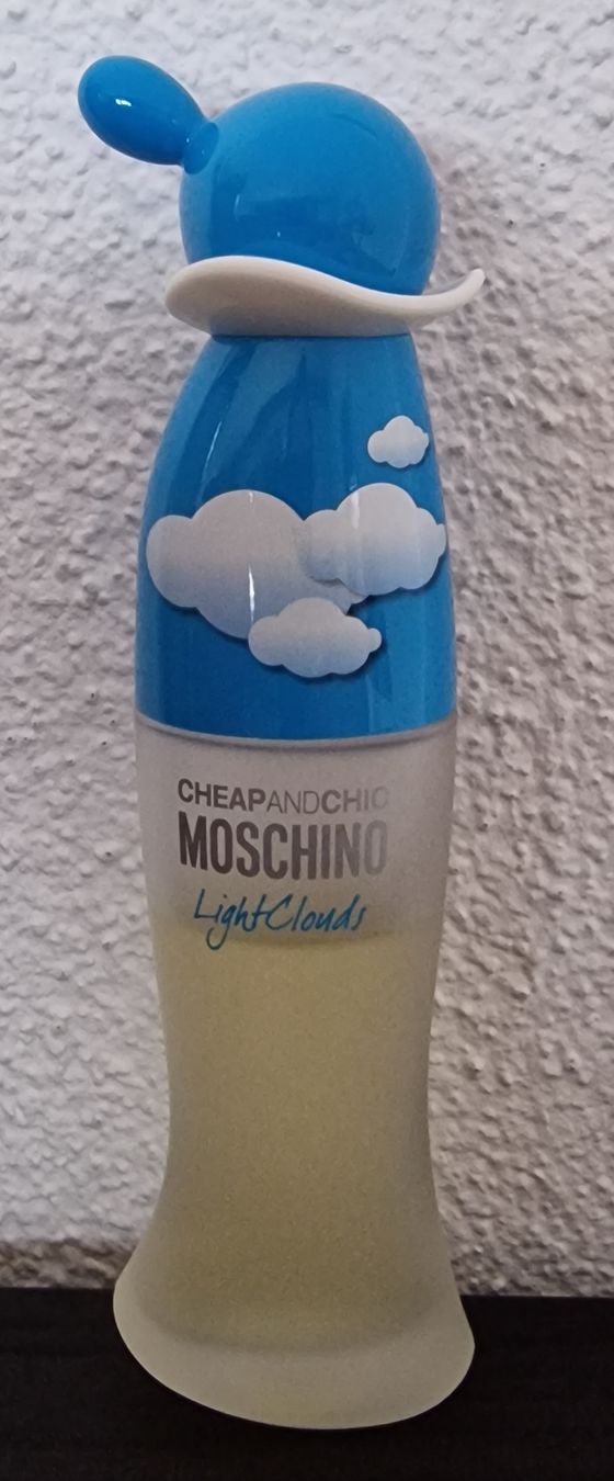 Moschino Profumi & Eau de Toilette: Moschino Cheap and Chic Light Clouds – Usato da Mauren venduto da Cthulchu