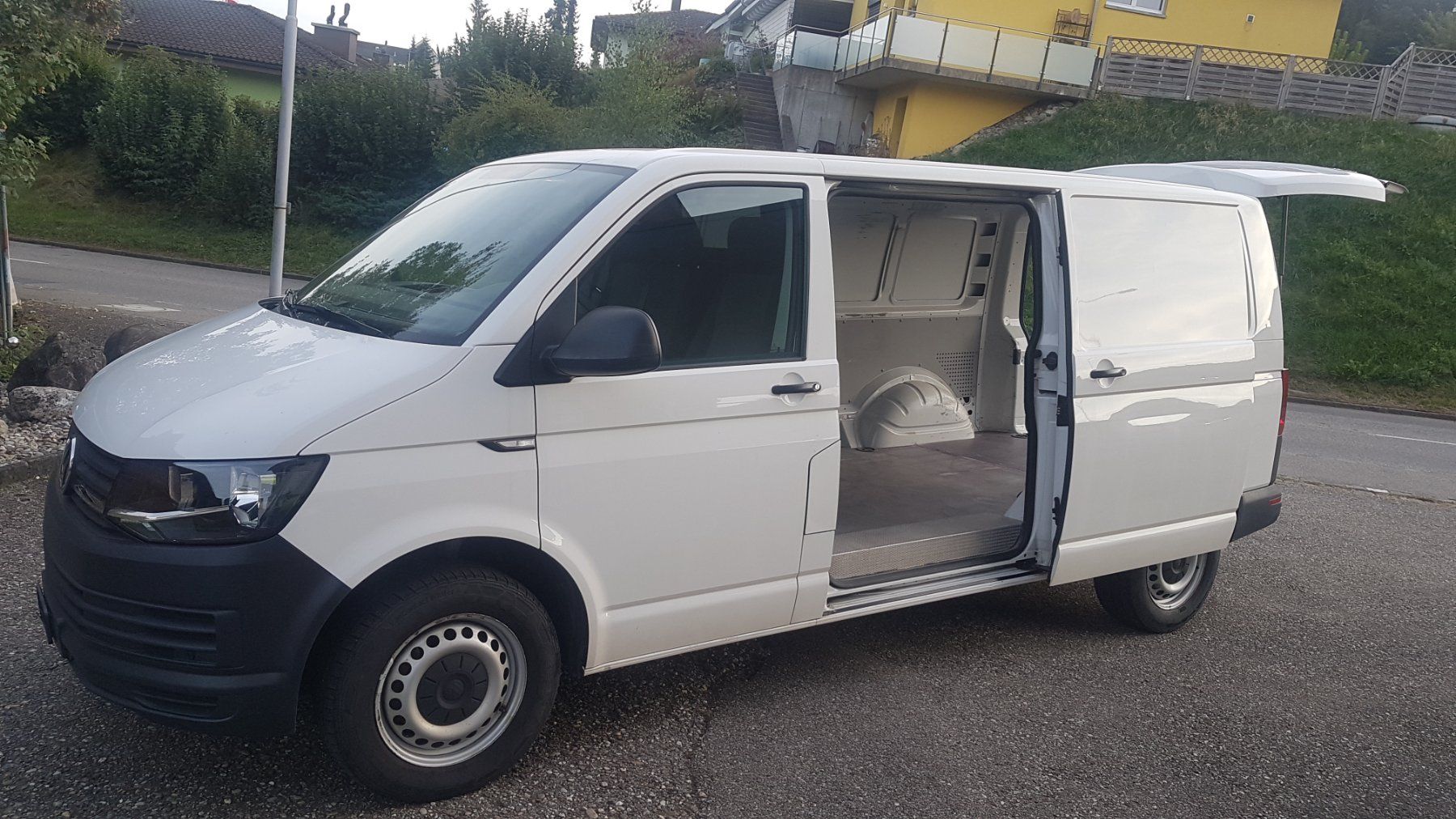 VW Veicoli commerciali: VW T6 4Motion langer Radstand – Usato da Staffelbach venduto da rsp_j28p 2