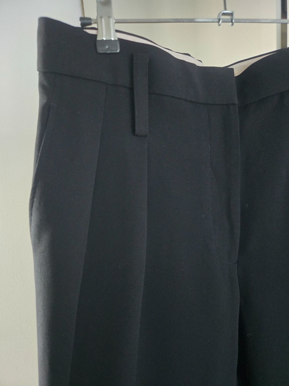Cos Pantaloni: COS smart trousers – Usato da Horgen venduto da dariajed 1