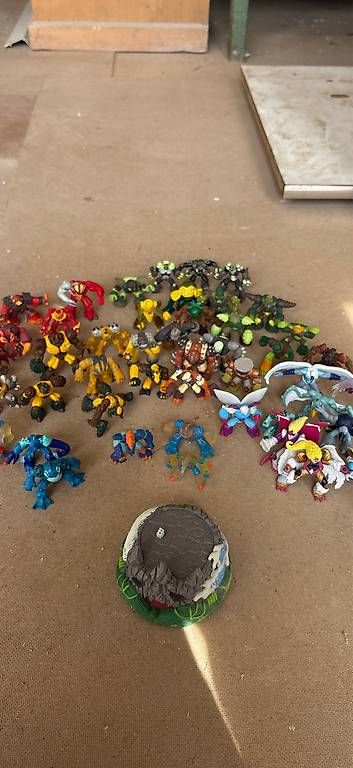 Figurines: Gormiti  – D'occasion à Les Genevez JU par mat_9kr6 2