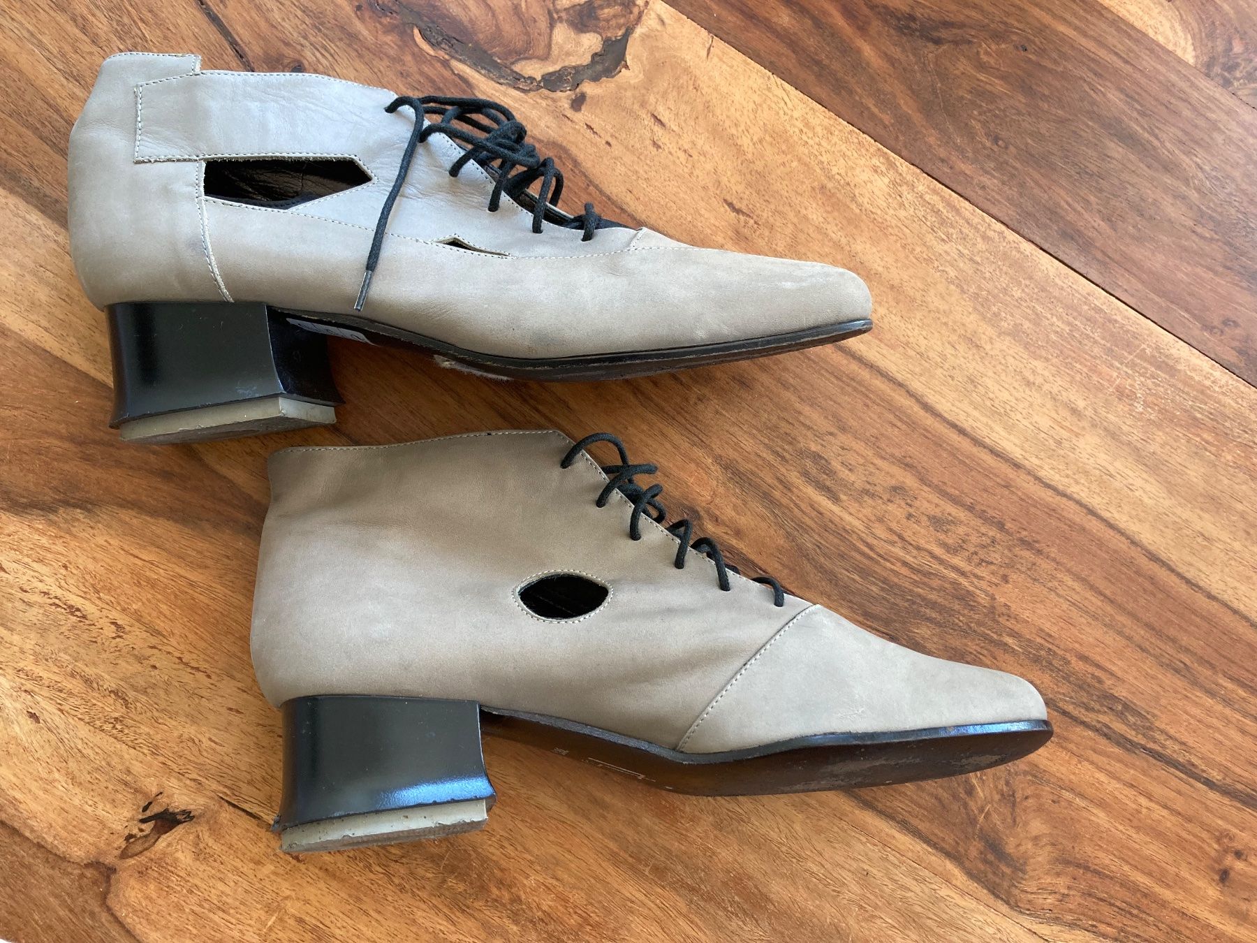 Scarpe da donna: Designerschuhe Italien Lisa Tucci – Usato da Bolligen venduto da abara1 2