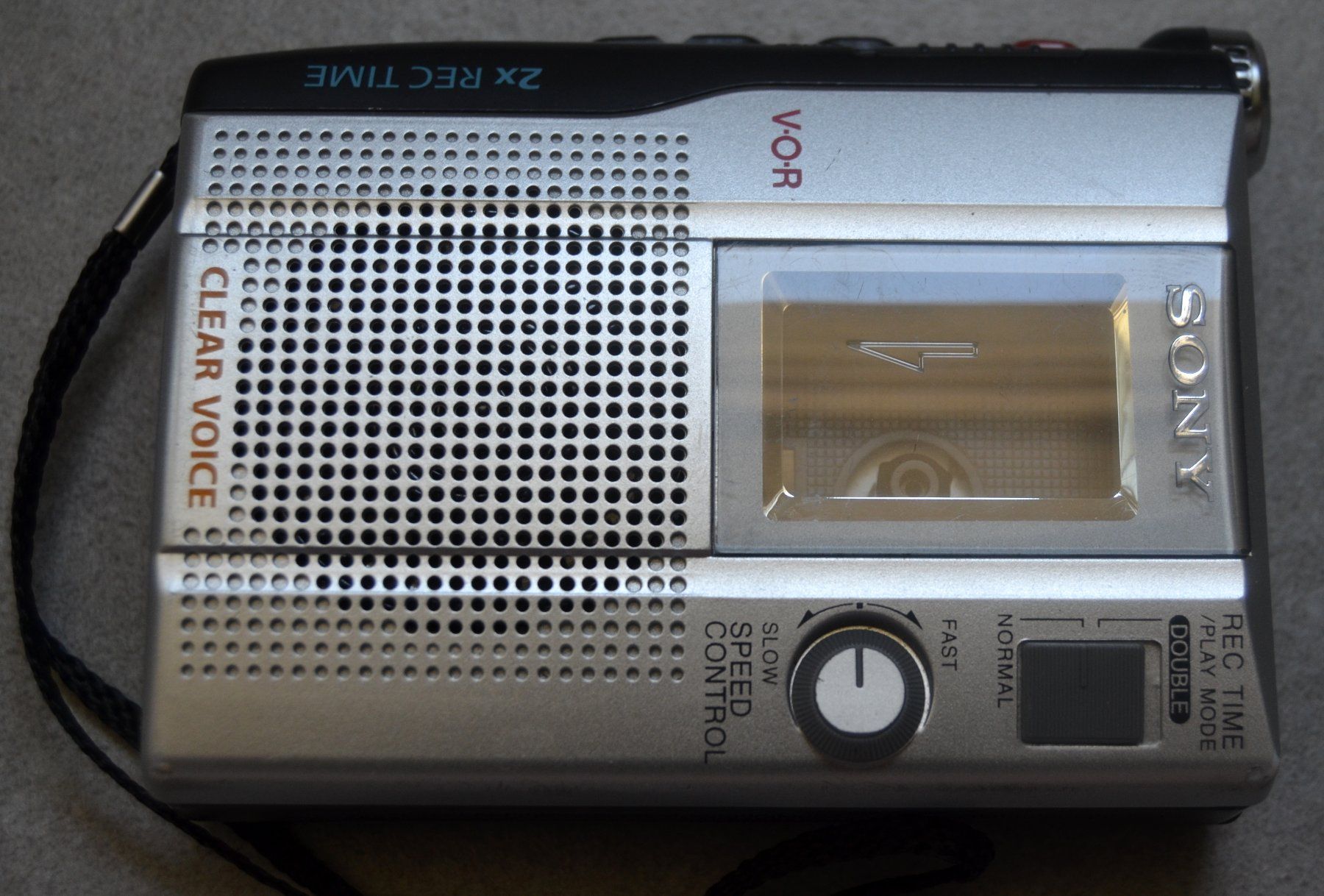 Sony Tragbarer Mediaplayer: Sony TCM-200DV Walkman – Gebraucht aus Collonges von arashee