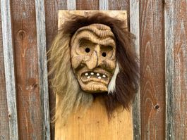 sehr schöne alte Walliser Holzmaske