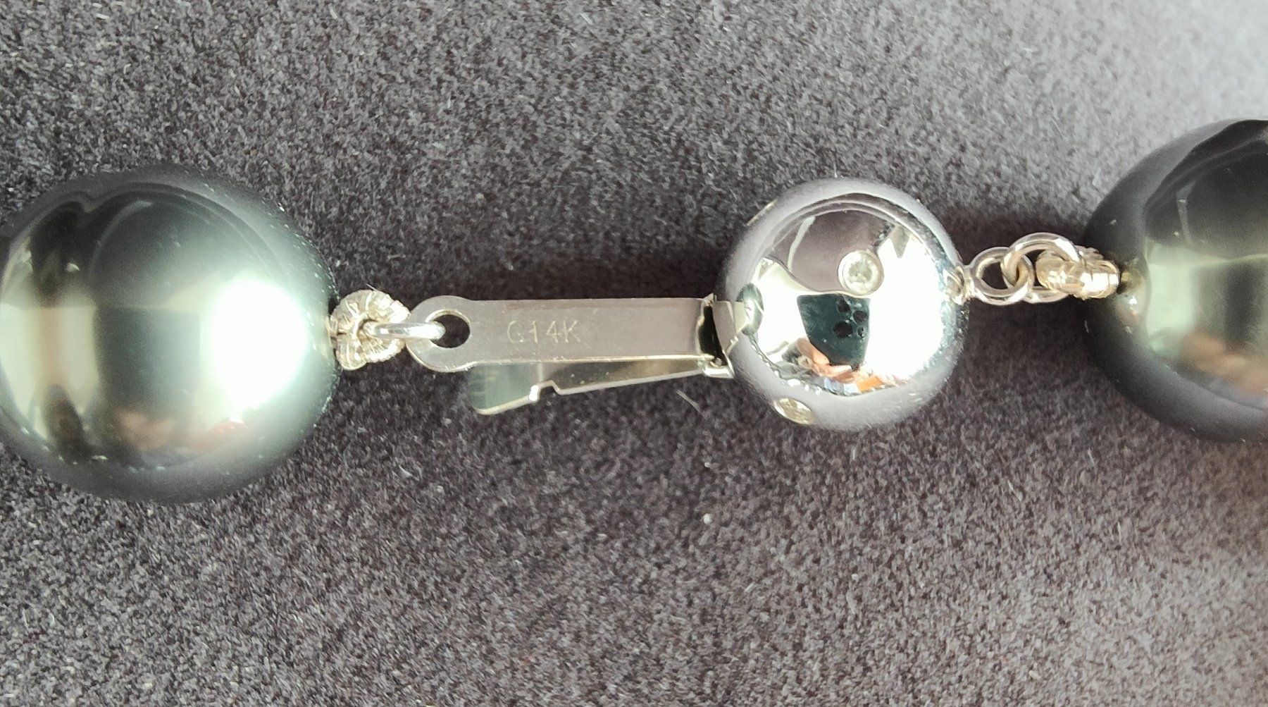 Ketten: Tahitiperlen Collier mit Moosachat Blatt , barocken Perlen – Neu und originalverpackt aus Rümlang von 21f 5