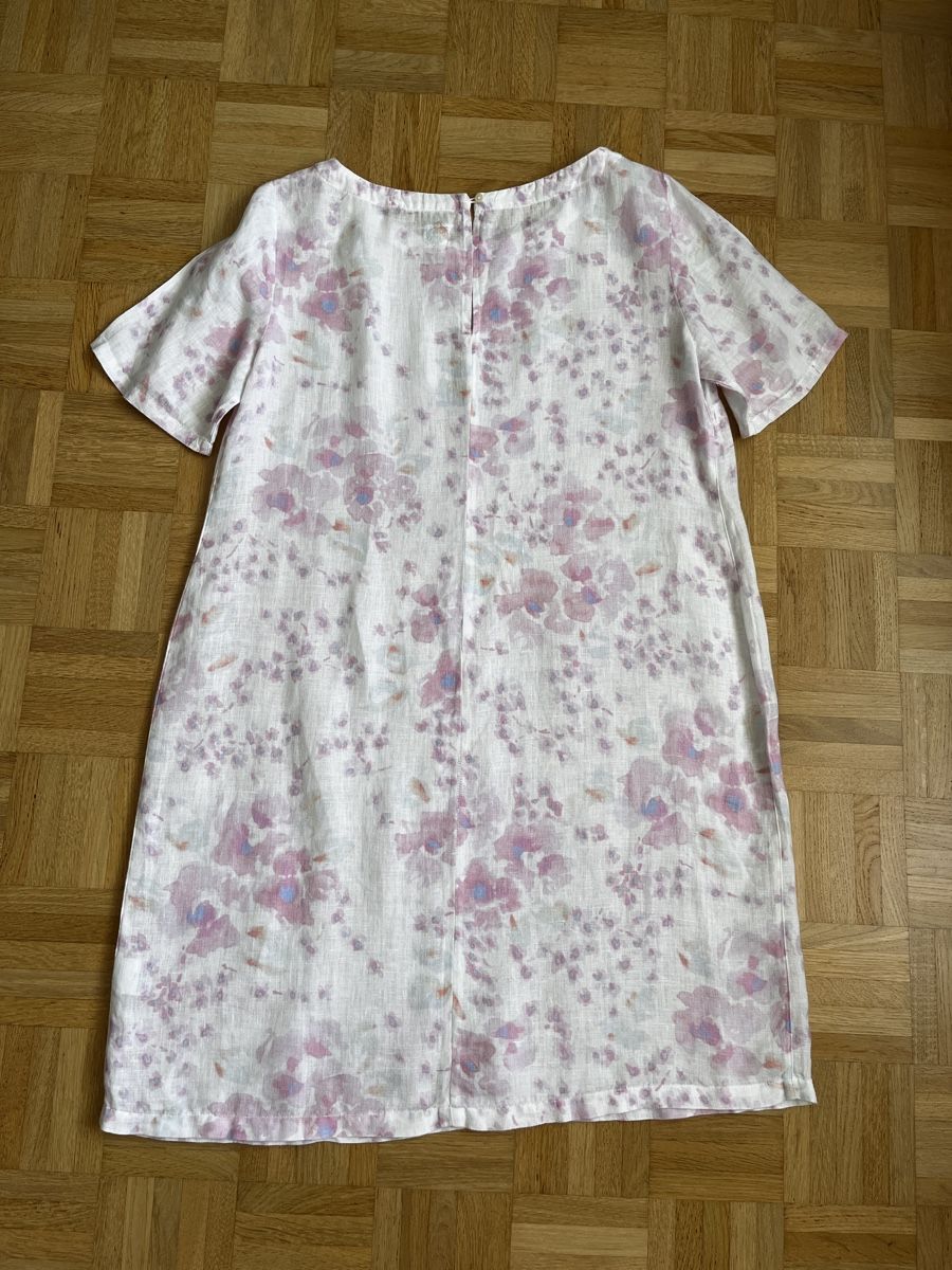 Robes: Kleid 120% Lino, weiss-lila, Gr. 40 – D'occasion à Zürich par Kleanthy 5