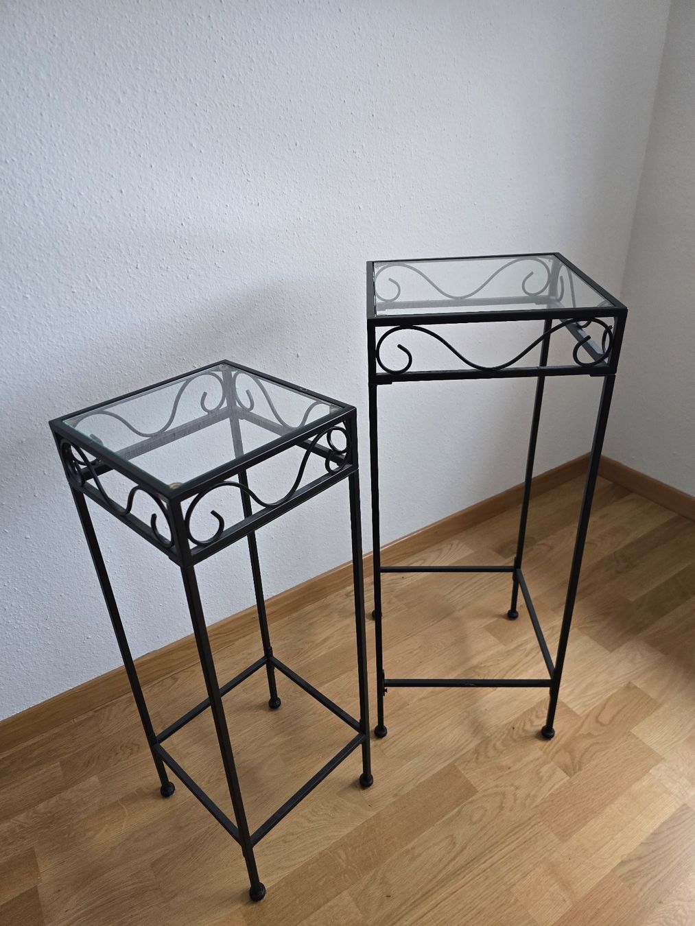 Altro per la casa: 2 Blumenständer aus Metall mit Glasplatte – Usato da Fischbach-Göslikon venduto da roger301272 1